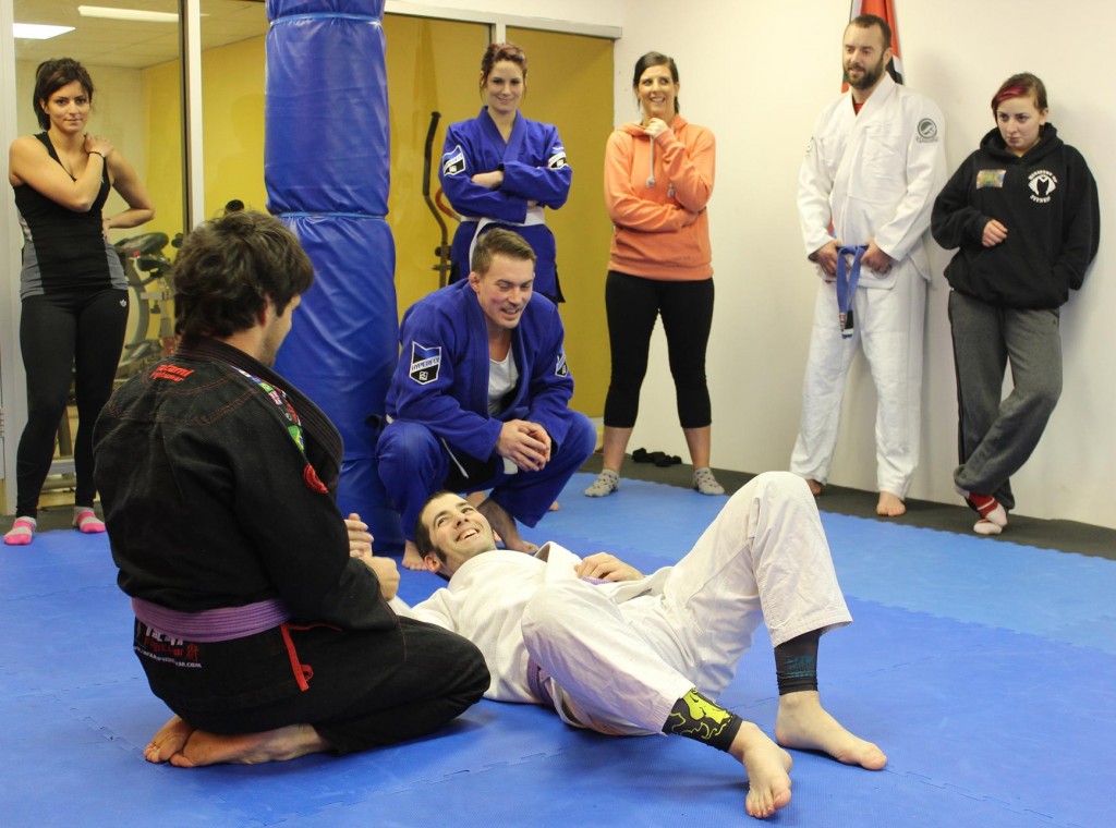 BJJ Bristol Artemis Brazilian Jiu Jitsu - Donal Instructing